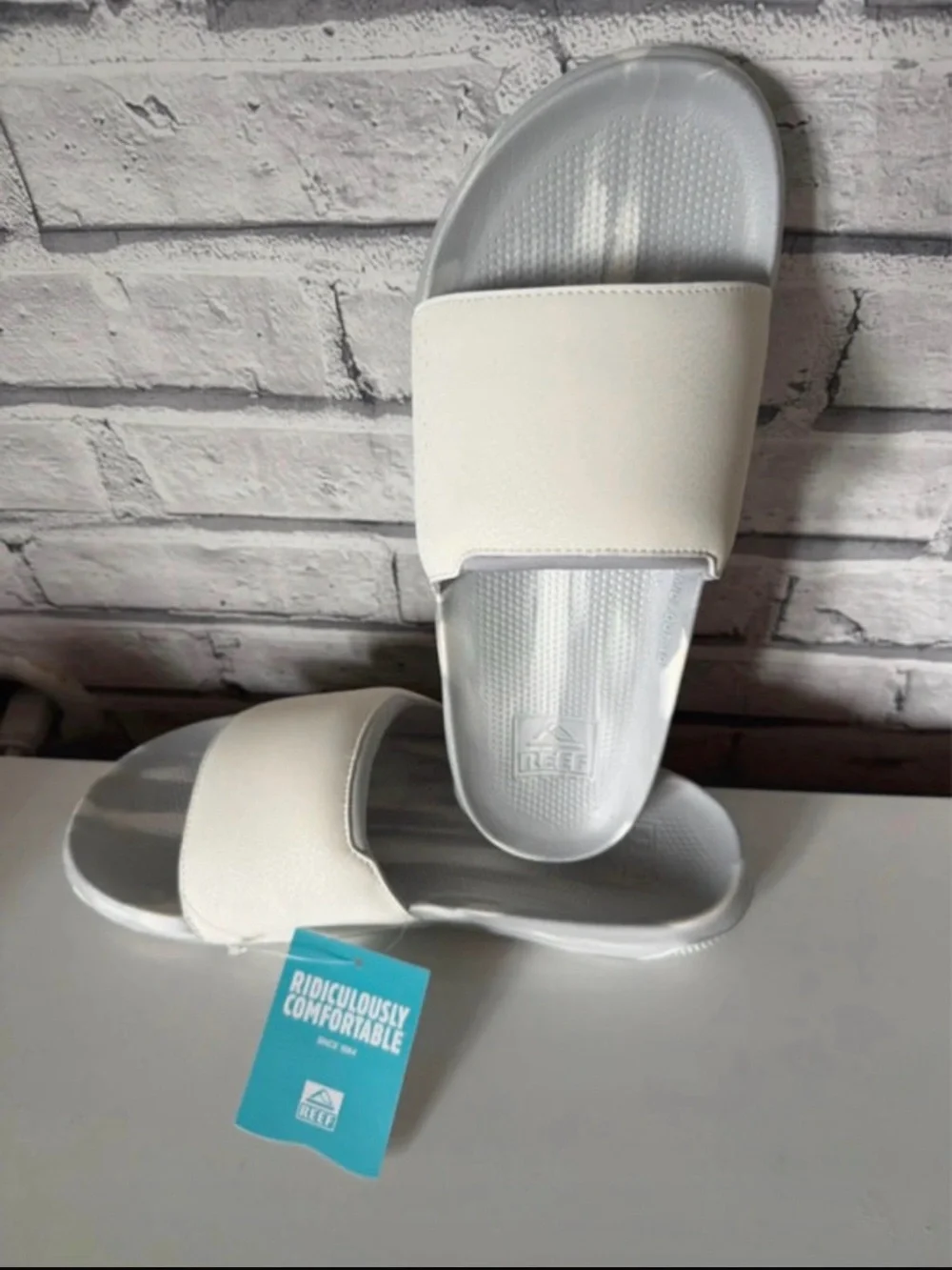 Reef Men's Size 10 Tailslide Slip on Sandals. White. New with Tags